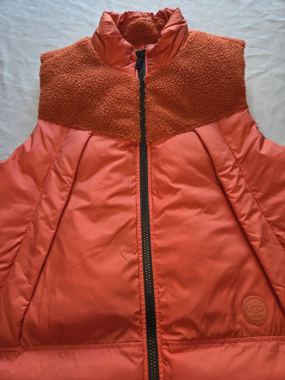 UGG Puffer Vest Sherpa Panel Orange Red Full Zip Mens Large